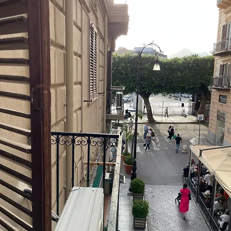 La Giostra Del Massimo Apartament